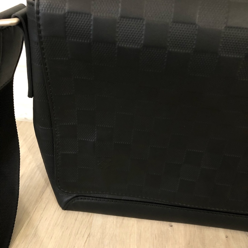 Louis Vuitton District MM Damier Infini Shoulder - Picture 3 of 4